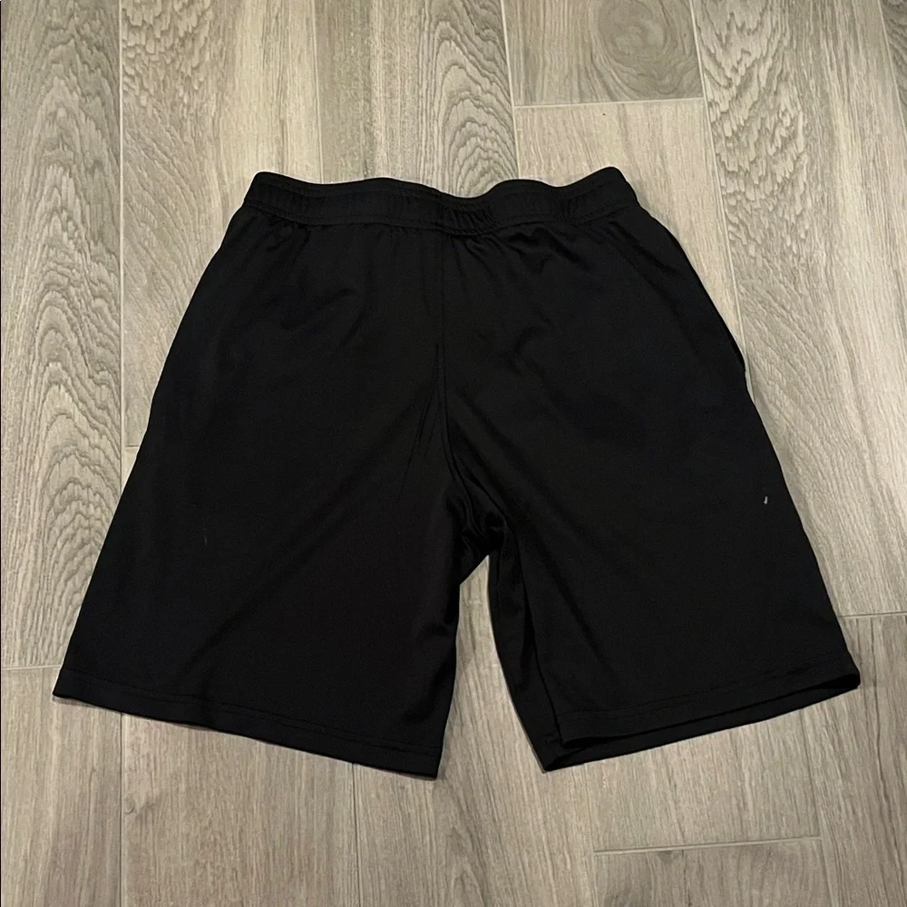 Under Armour Boys Black Shorts Size: L